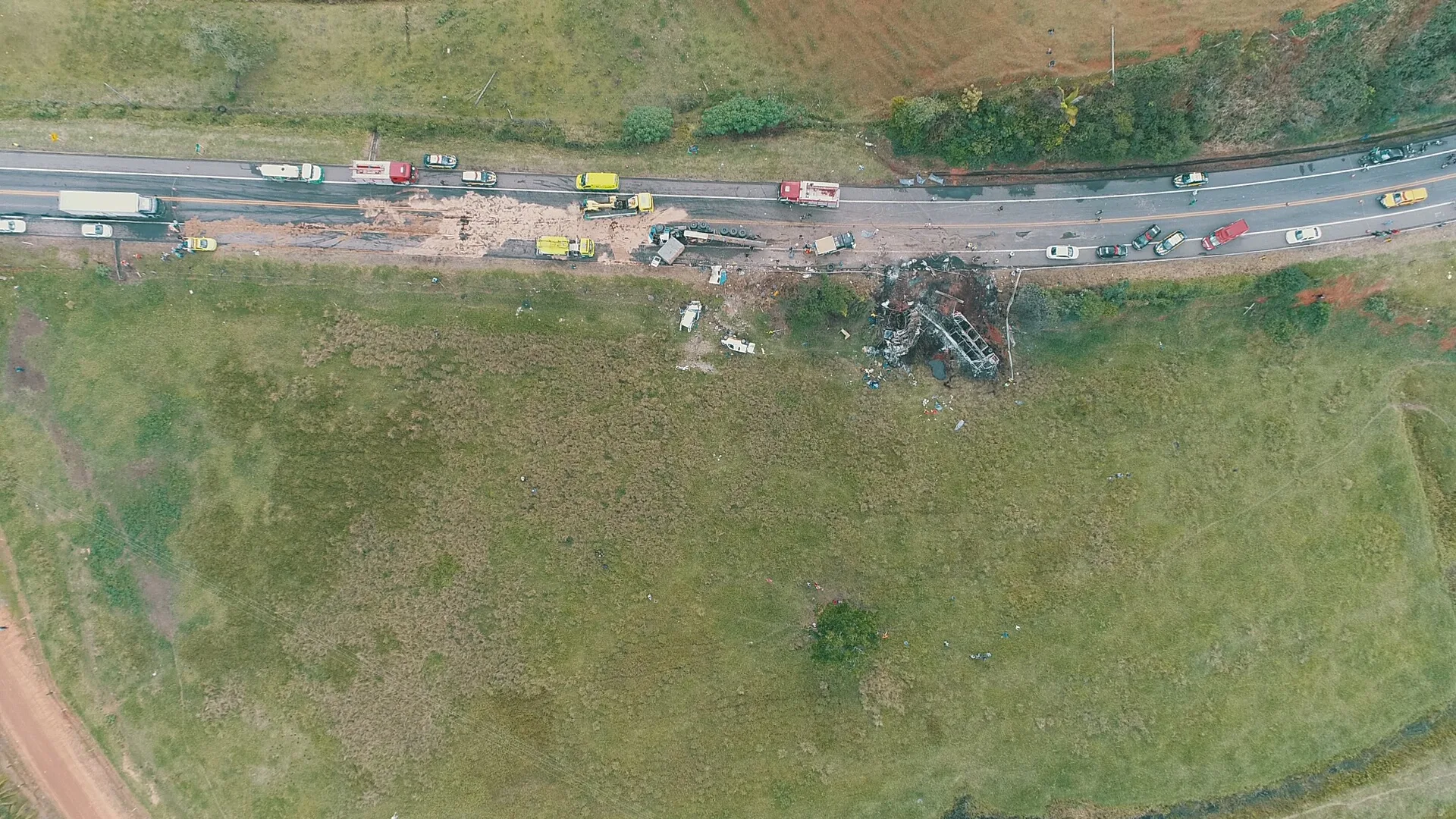 21 mortos e 13 feridos na tragédia envolvendo ônibus na BR 101 em