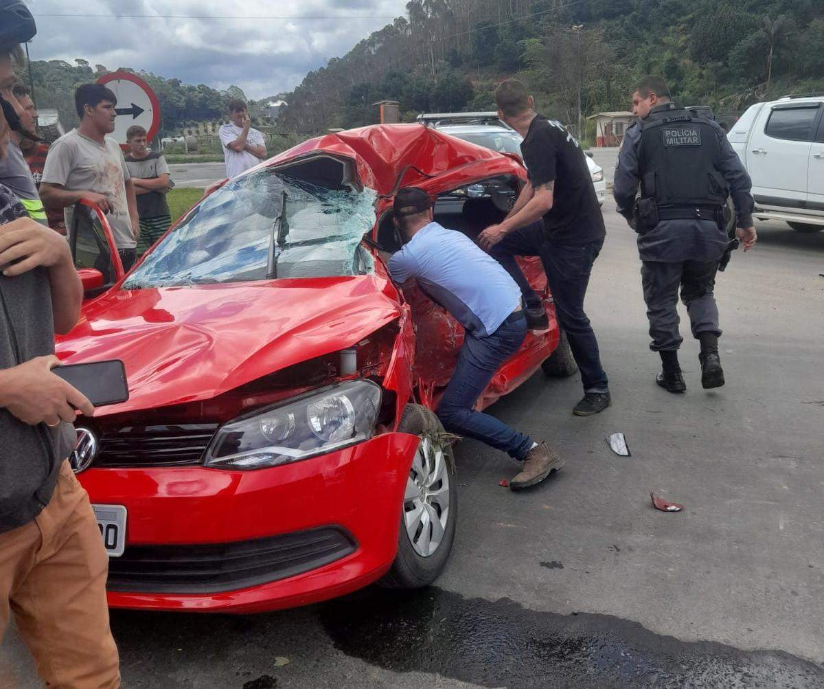 Motorista Morre E Esposa Fica Ferida Em Grave Acidente Na BR 262 Em