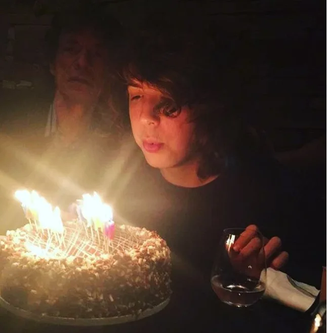 Mick Jagger Aparece De Sopet O Na Foto Do Filho Soprando As Velas Do