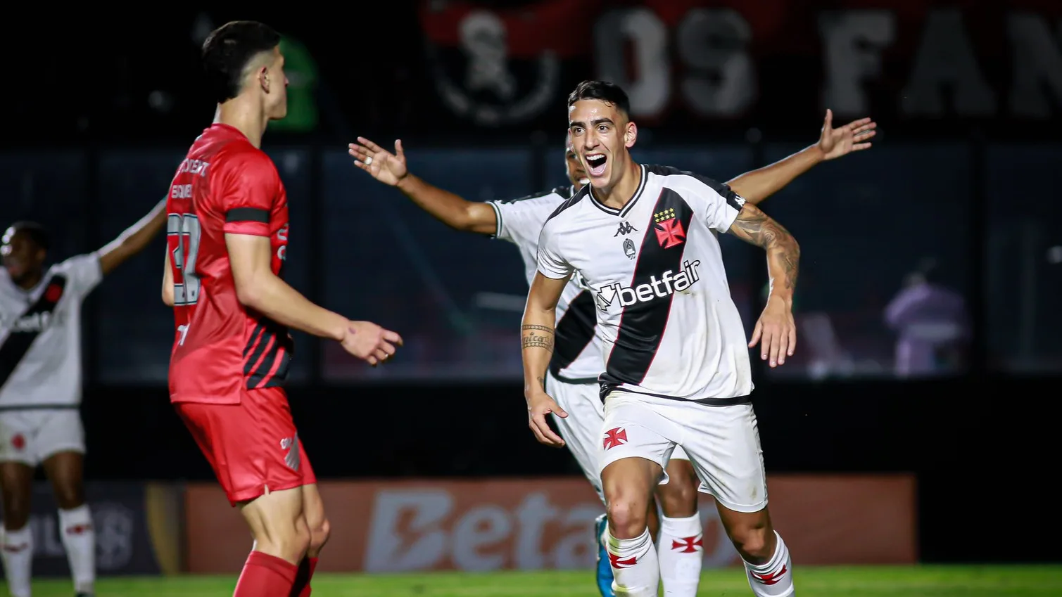 Vasco visita Athletico-PR para voltar às semifinais da Copa do Brasil