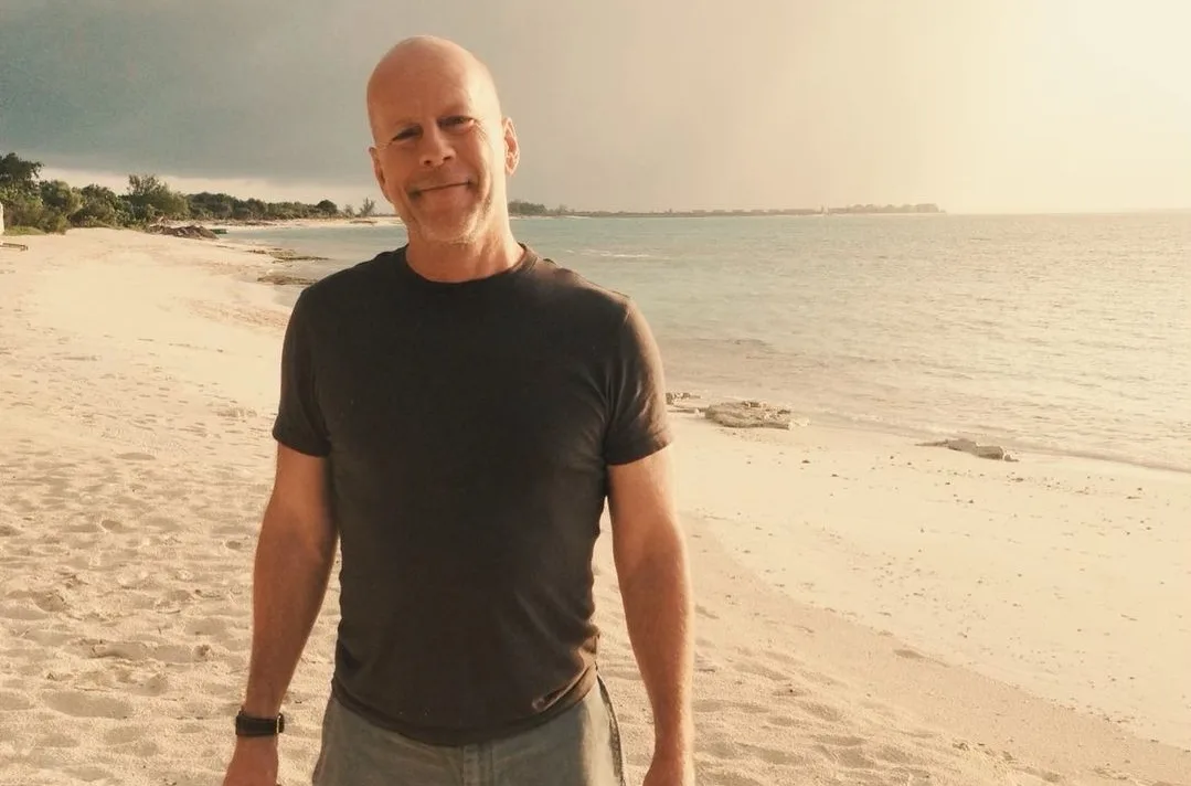 VÍDEO | Família de Bruce Willis celebra 68 anos do ator após diagnóstico de demência