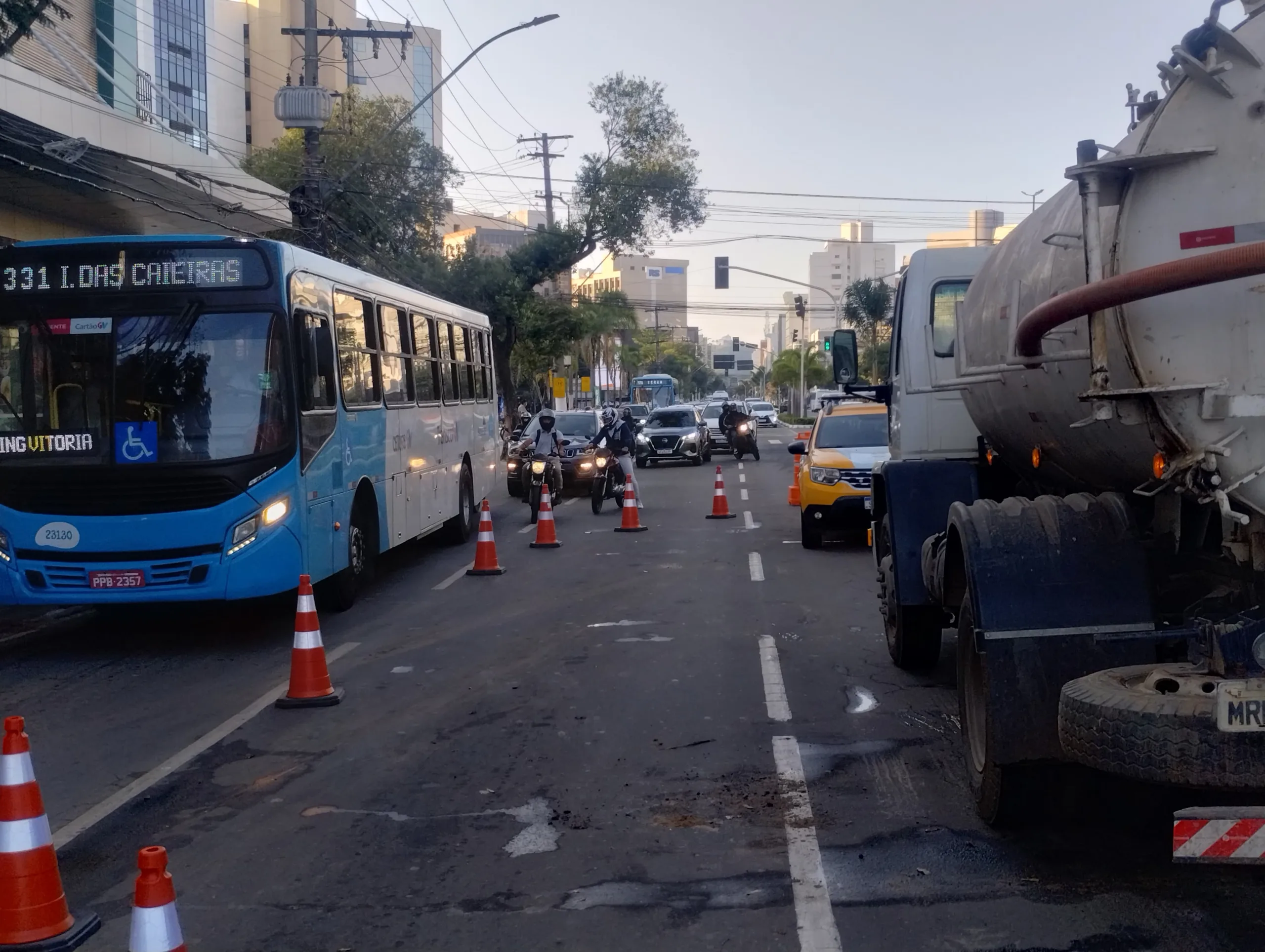 Interdição na Reta da Penha pode durar até às 15h; veja rotas alternativas