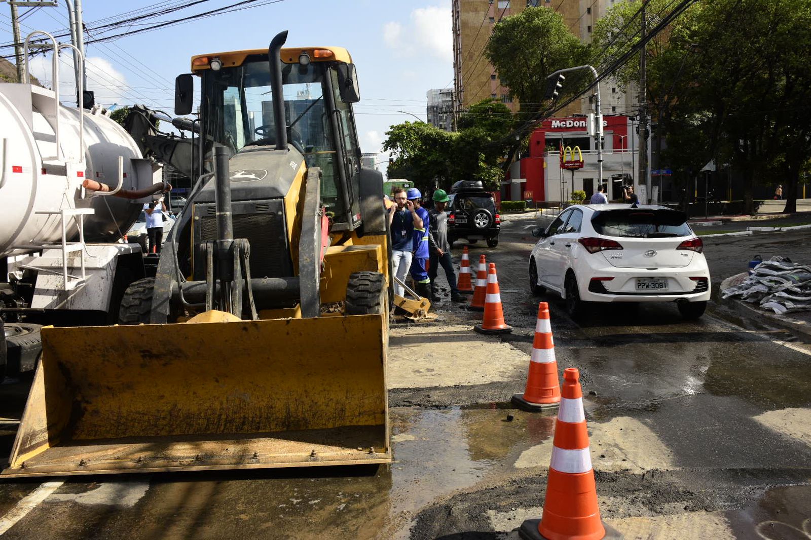 Obra na Reta da Penha deixa bairros sem água em Vitória