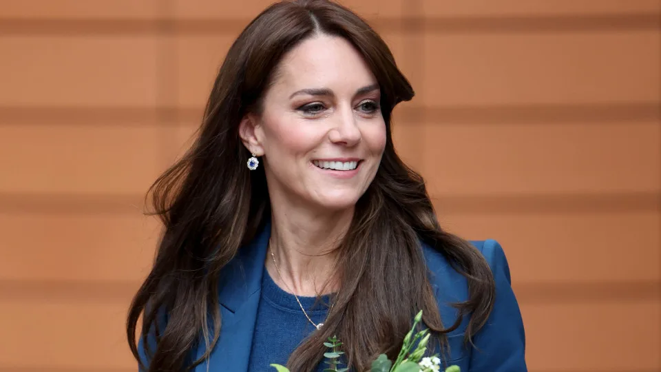 Kate Middleton diz que concluiu quimioterapia e retornará a funções públicas