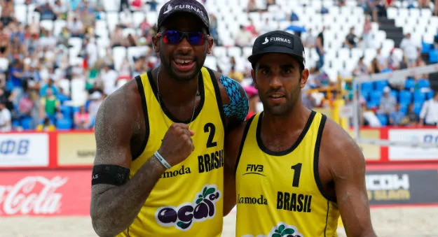 Evandro e Pedro Solberg ganham mais uma e avançam às quartas de final em Long Beach