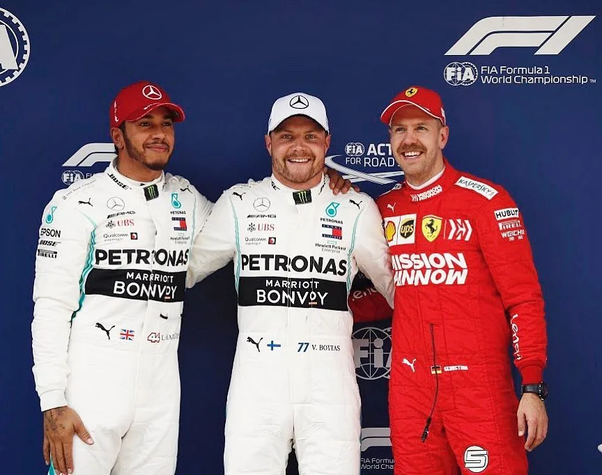 Hamilton elogia Bottas por pole na China e diz que pode vencê-lo na corrida