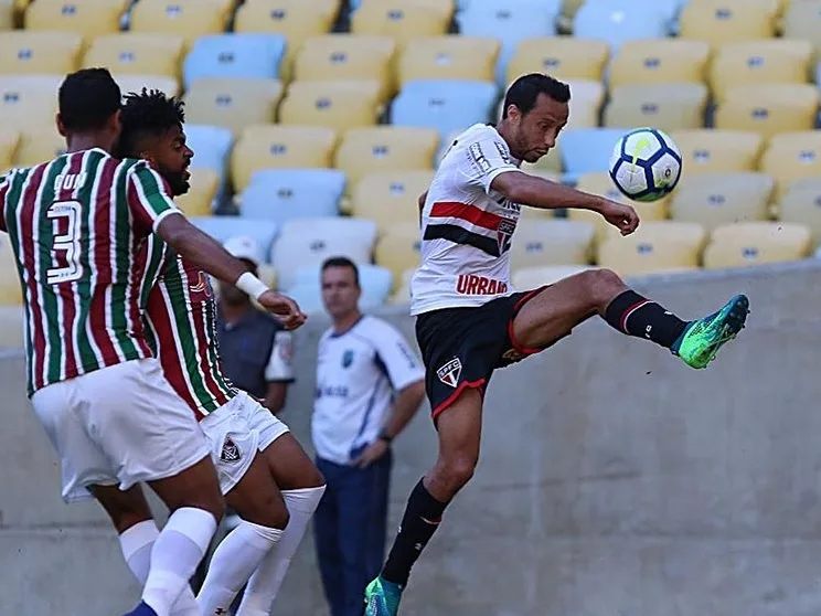 Fluminense e São Paulo param nas traves e ficam no empate por 1 a 1 no Maracanã