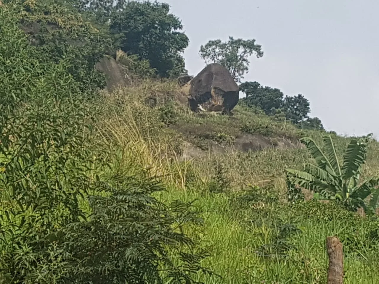 Moradores de Zona Rural de Cariacica se assustam com possível rolamento de pedra