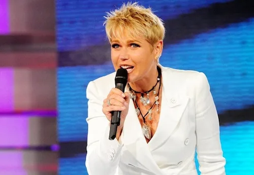 Após ser dispensada pela Globo, Xuxa ganha as redes sociais com memes engraçados