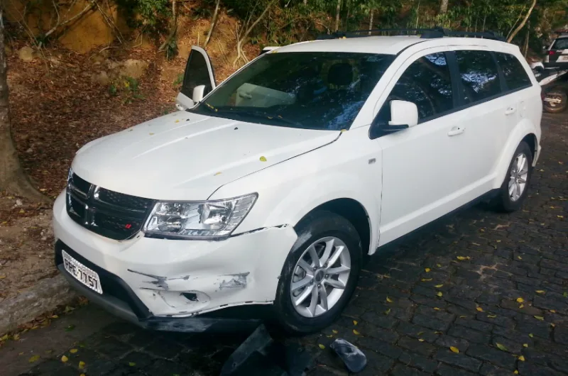 Após sequestro-relâmpago bandidos trocam tiros com a polícia no Convento da Penha