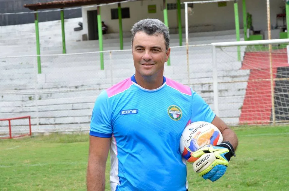 Futebol entre amigos ajuda portadores de câncer em Cachoeiro