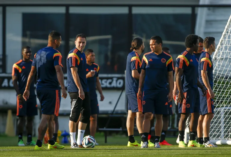 RJ – COPA/COLÔMBIA/TREINO – ESPORTES – Treino da seleção da Colômbia no estádio de São Januário, no Rio de Janeiro, nesta sexta-feira. Os jogadores se preparam para partida contra o Uruguai, amanhã (28), pelas oitavas de final da Copa do Mundo. 27/06/2014 – Foto: HUGO HARADA/AGÊNCIA DE NOTÍCIAS GAZETA DO POVO/ESTADÃO CONTEÚDO