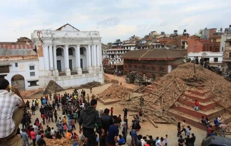 Polícia do Nepal afirma que número de mortos em terremoto já passa de 6.600