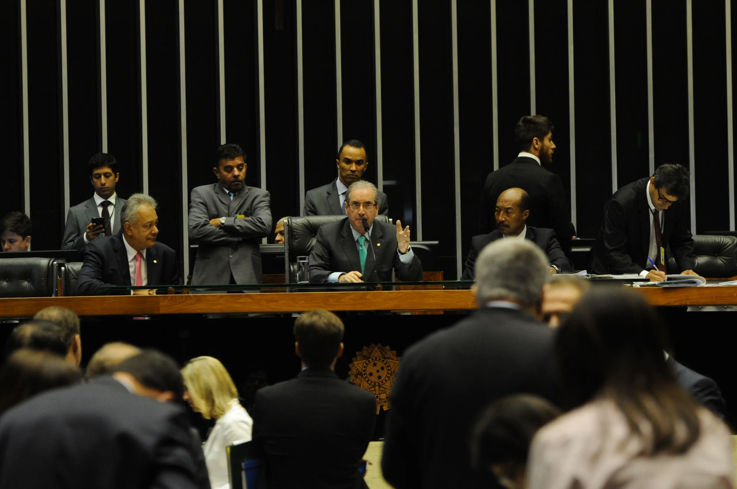 Sessão extraordinária da Câmara dos Deputados para apreciar e votar as emendas apresentadas ao projeto de lei que reduz a desoneração da folha de pagamentos de 56 setores da economia (Antonio Cruz/Agência Brasil)