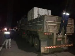 Operação "Rock in Road" flagra mais de 80 veículos irregulares no transporte de rochas