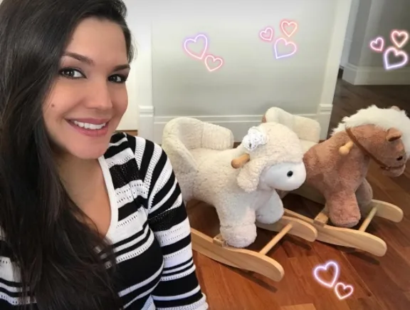 Thais Fersoza mostra brinquedos dos filhos Melinda e Teodoro