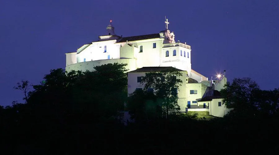 Convento da Penha recebe iluminação especial e manhã de atividades físicas neste sábado