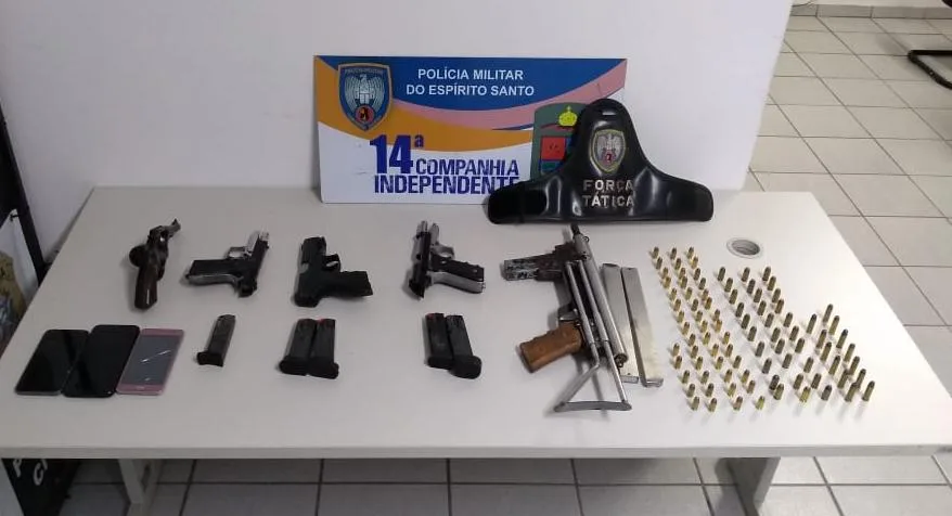 Suspeitos são presos após atirar contra policiais na Serra