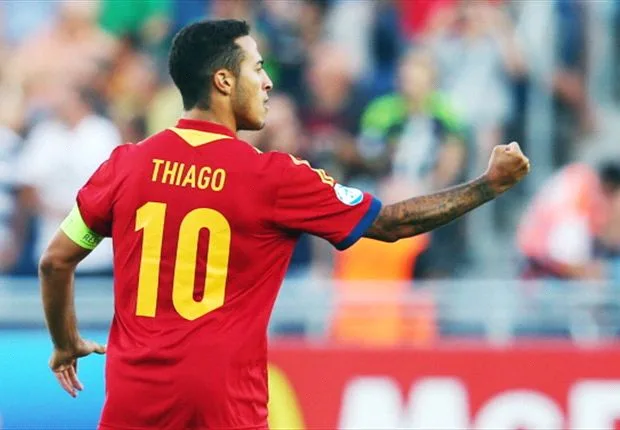 Com nova lesão no joelho, Thiago Alcântara é cortado da seleção espanhola