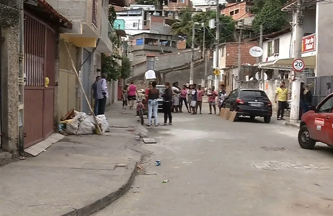 Moradores protestam após morte de doméstica ao voltar da igreja em Vitória