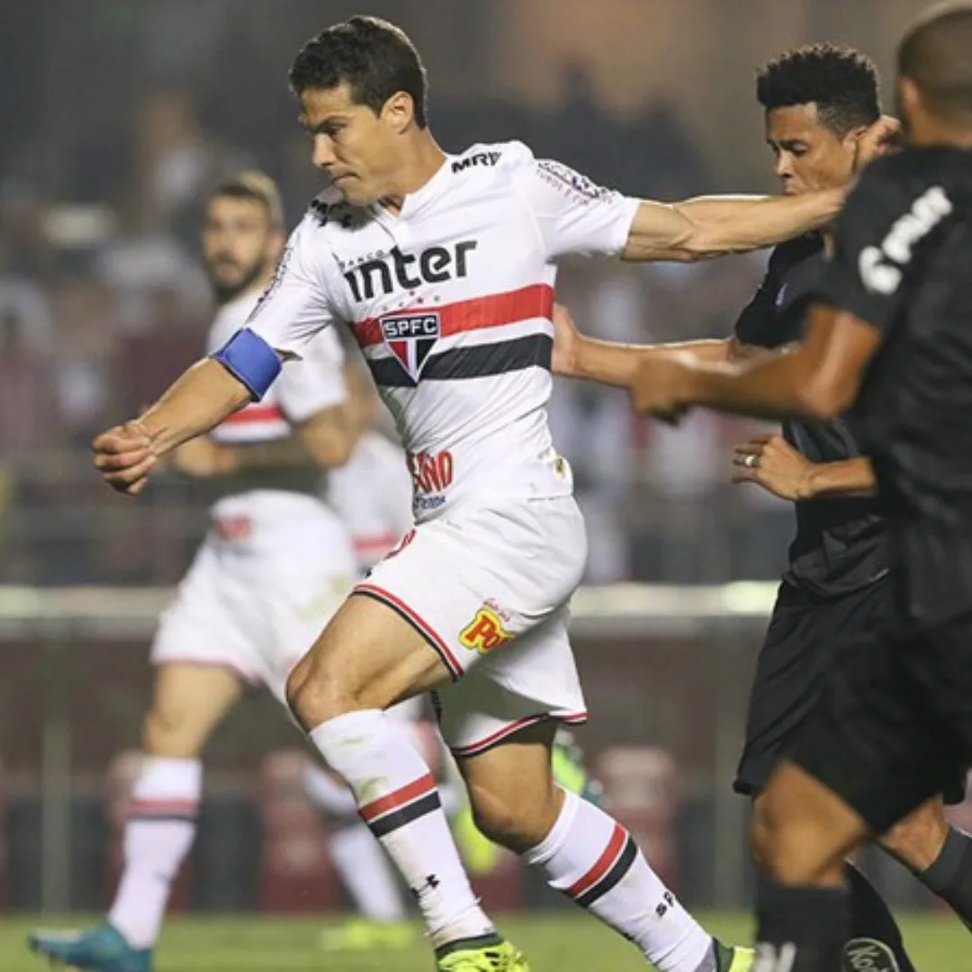 Hernanes se diz 'inconformado' com jejum de títulos do São Paulo