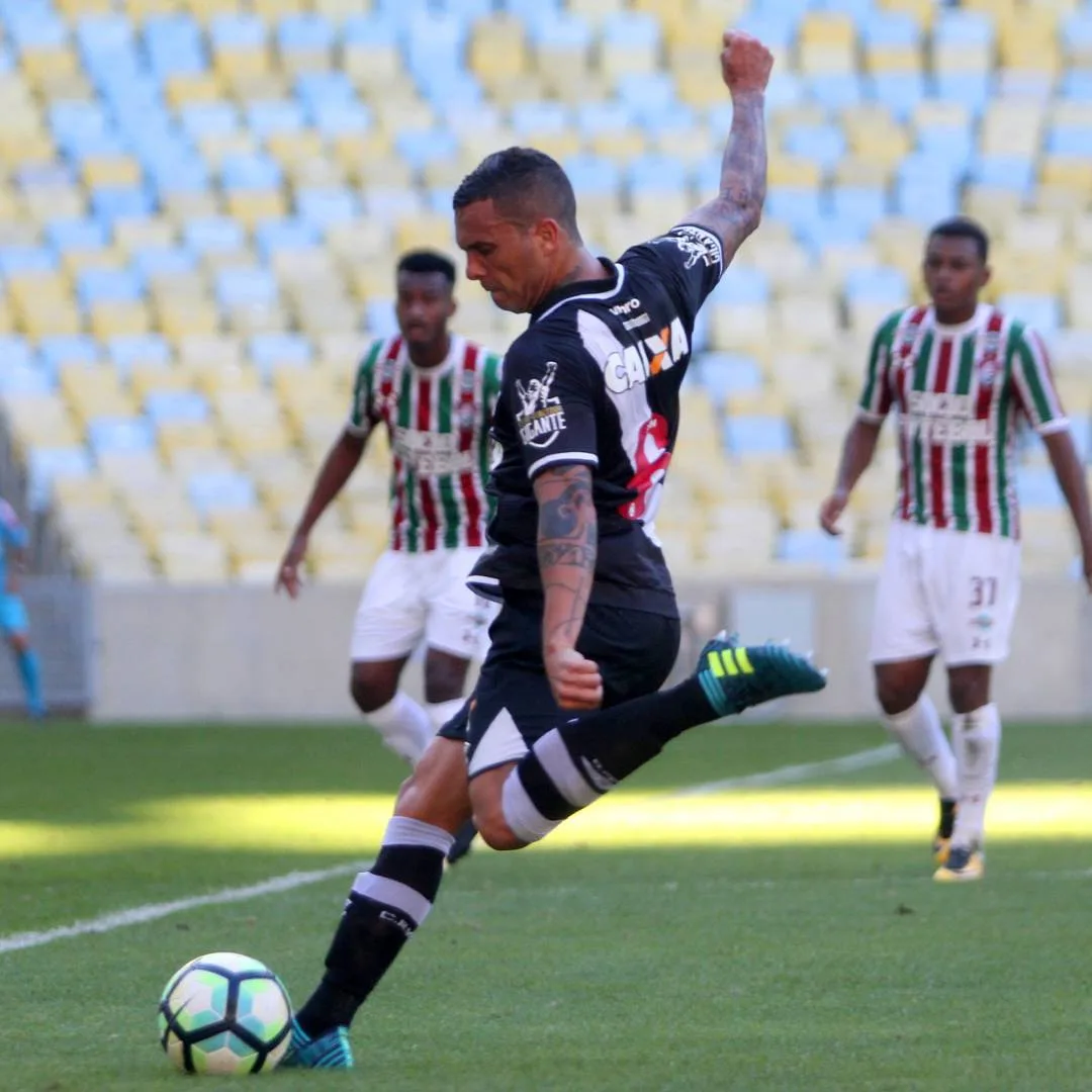 Recuperado, Ramon marca em jogo-treino e celebra volta por cima no Vasco