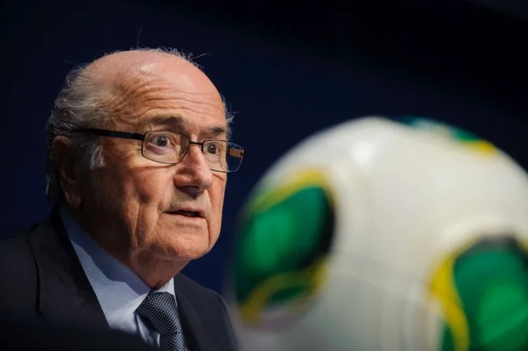 Blatter diz que Brasil sente pressão por jogar em casa