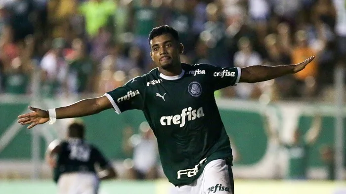 Palmeiras e Crefisa tratam de detalhes finais para firmar renovação