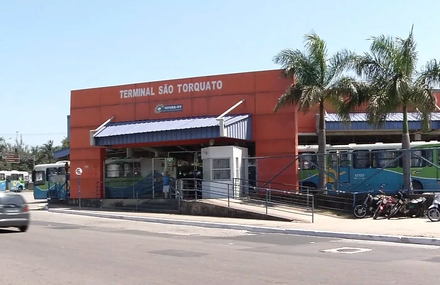 Fiscais impedem ambulantes de vender produtos em terminal de São Torquato e confusão vai parar na delegacia