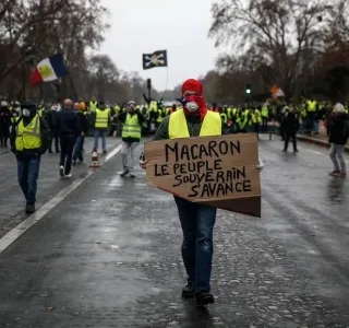 Protesto dos coletes amarelos volta às ruas da França