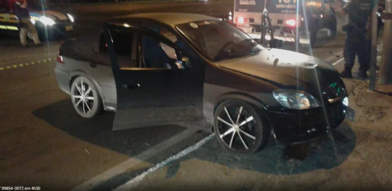 Homem tenta paquerar mulher e acaba morto a tiros dentro do carro na Serra