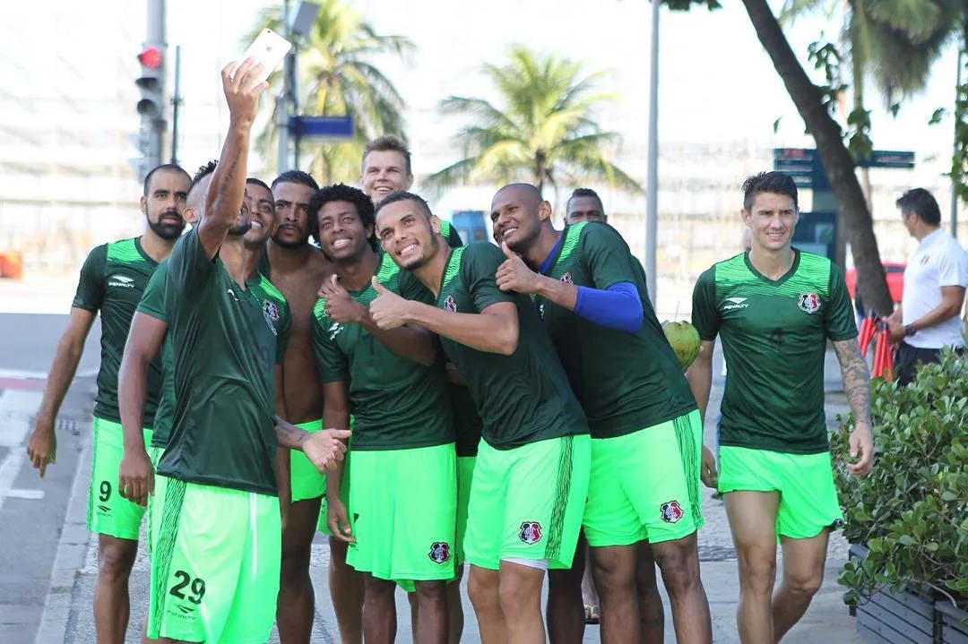 Sensação, Santa Cruz recebe o Cruzeiro para se manter na ponta do Brasileirão