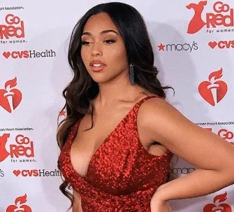 Jordyn Woods tenta entrar em contato com Khloé e implora para voltar a morar com Kylie Jenner