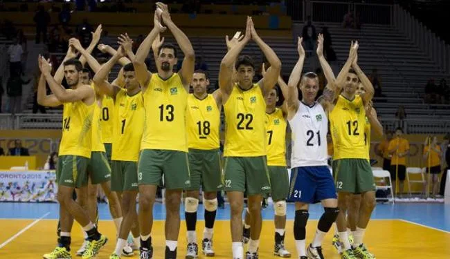 Brasil é batido pela Argentina no tie-break e fica com a prata no vôlei