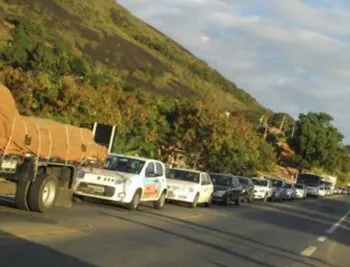 BR-101 é liberada após protesto que bloqueou o trânsito na Serra