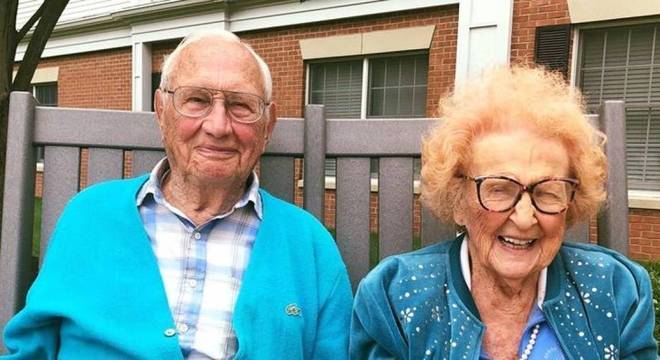 Aos 100 anos, casal se apaixona em asilo nos EUA