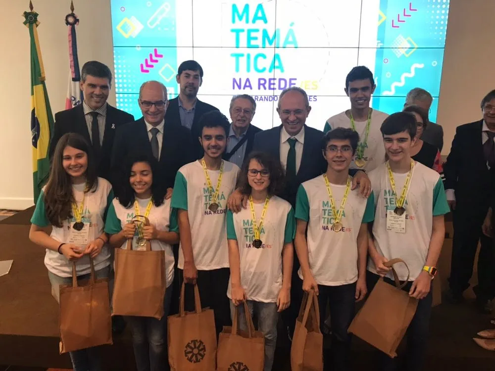 Estudantes capixabas recebem medalhas da Olimpíada de Matemática das Escolas Públicas