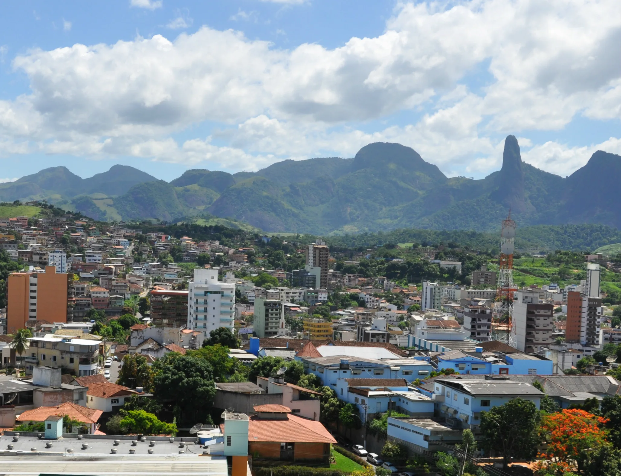 Pagamento de servidores antes do Natal vai injetar R$ 16 milhões na economia de Cachoeiro