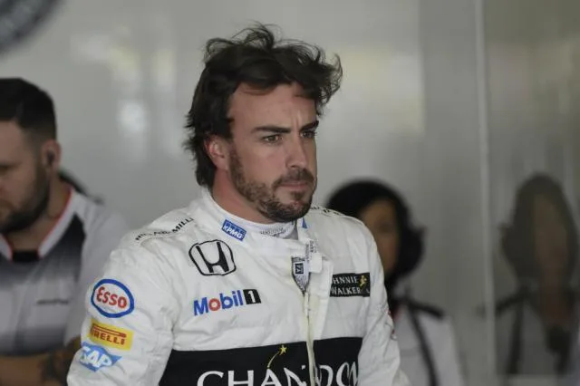 Alonso já projeta falhas no motor e punições à McLaren no Azerbaijão