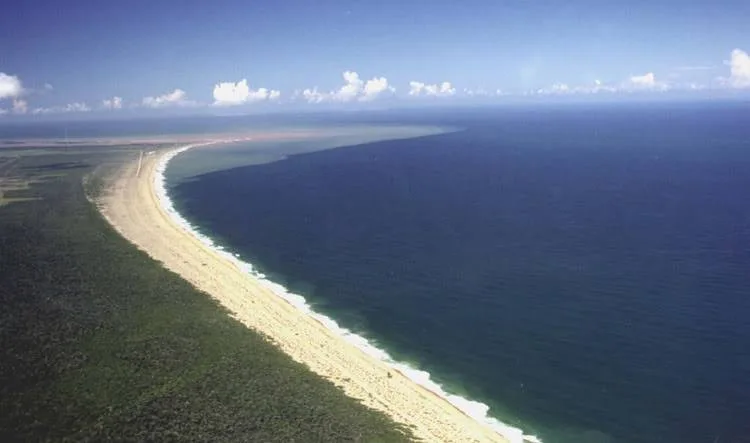 Surfista capixaba morre ao tentar salvar amigo do filho de afogamento em Linhares