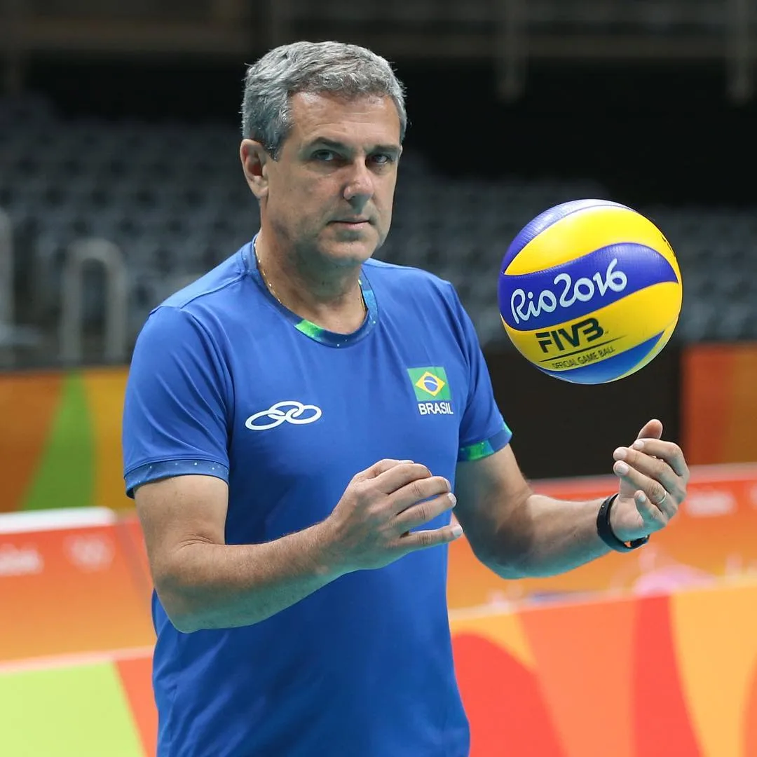 Zé Roberto confirma que segue no comando da seleção de vôlei até os Jogos de 2020