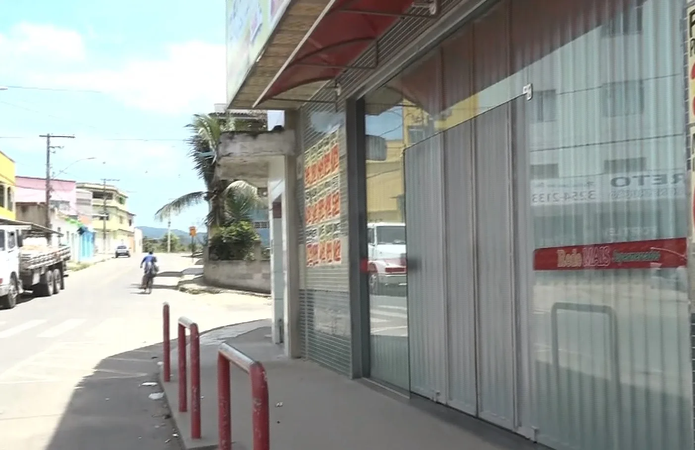 Toque de recolher fecha comércio e escolas de bairro em Cariacica