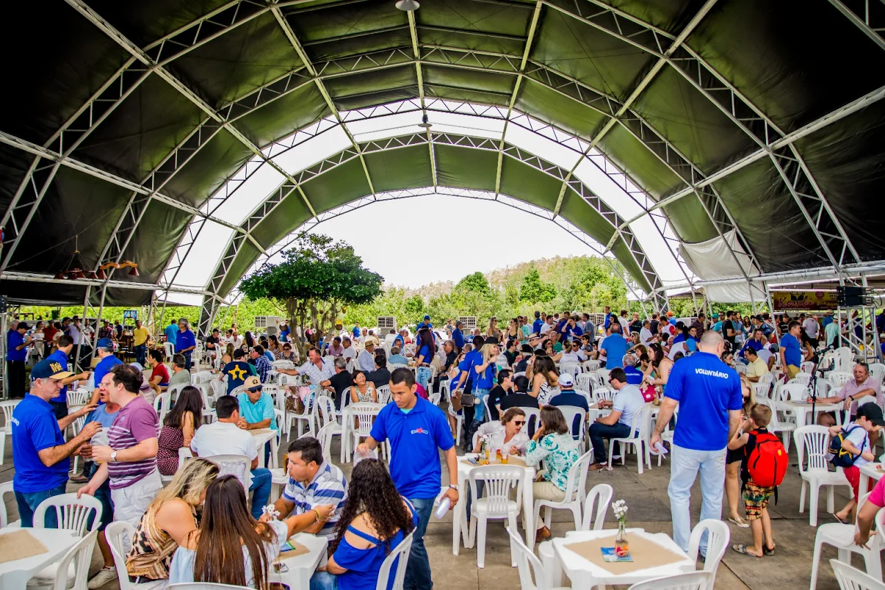 Violão autografado por Gustavo Lima estará em Leilão Solidário de Aracruz e Linhares