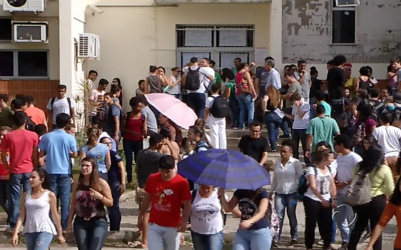 Confusão e bate-boca entre estudantes durante ocupação da Ufes em Maruípe