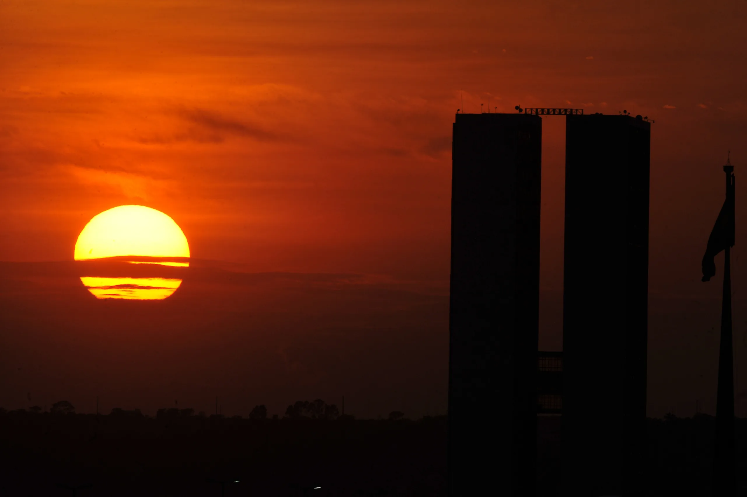 Os dias voltarão a começar tarde: Horário de verão termina no próximo sábado, à meia-noite