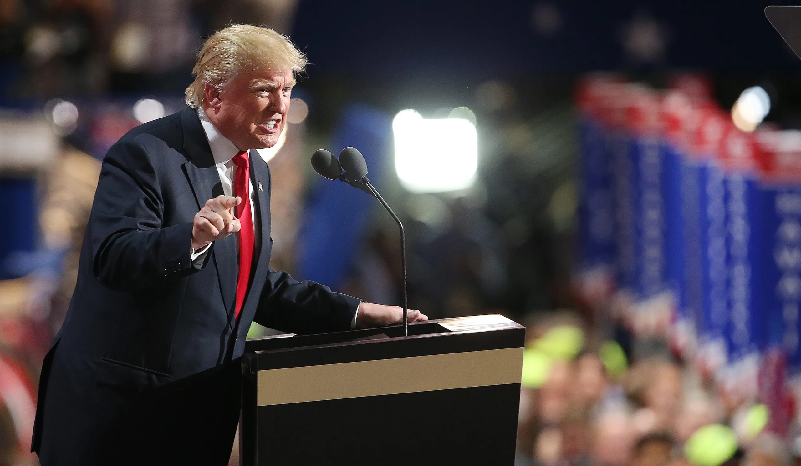 epaselect epa05435944 Donald Trump delivers his address during the final day of the 2016 Republican National Convention at Quicken Loans Arena in Cleveland, Ohio, USA, 21 July 2016. The four-day convention is expected to end with Donald Trump formally accepting the nomination of the Republican Party as their presidential candidate in the 2016 election. EPA/DAVID […]