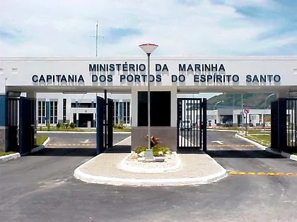 Embarcações são notificadas e apreendidas por irregularidades no litoral do Espírito Santo