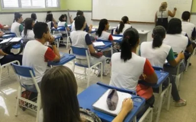 Alunos de Vitória poderão pagar por atos de vandalismo em escola