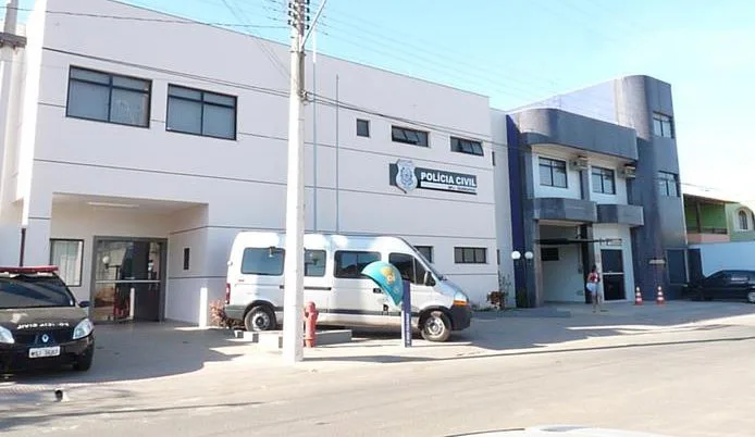 Presos dois suspeitos de trocar tiros com policiais em Guarapari