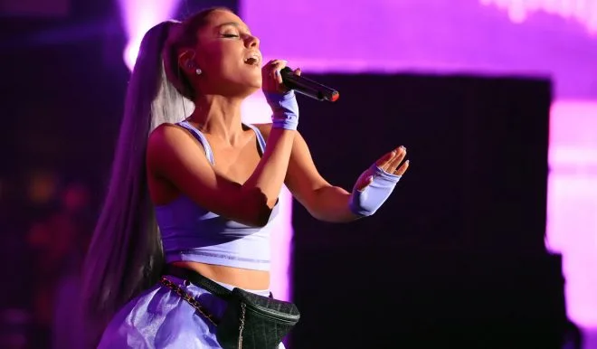 Ariana Grande estampa capa de revista e fala sobre a fase de luto pós morte do ex: 'ele não merecia os demônios que tinha'